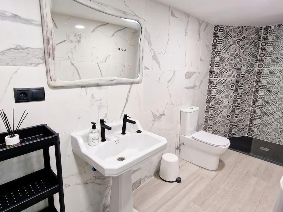 Apartamento Con Terraza Y Barbacoa Paterna Eksteriør bilde
